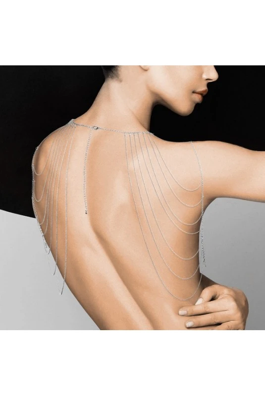 Bijoux épaules Et Dos En Chainettes Métalliques Argentées 1 Bijoux épaules Et Dos En Chainettes Métalliques Argentées