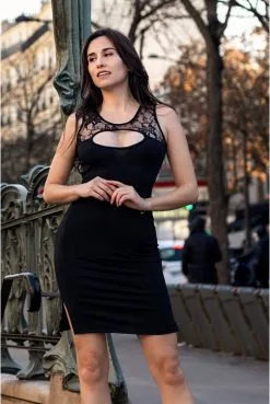 Robe Courte Noire Dos Dentelle Lora